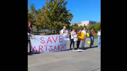 Բեռլինում հայ համայնքը բողոքի ակցիա է անցկացրել՝ պահանջելով կառավարությունից կանգնեցնել ԼՂ հայերի ցեղասպանությունը
 |armenpress.am|