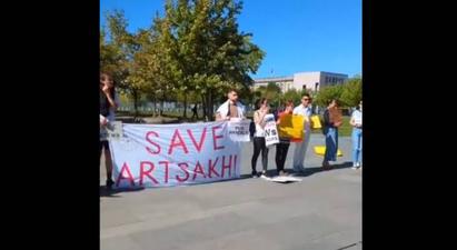 Բեռլինում հայ համայնքը բողոքի ակցիա է անցկացրել՝ պահանջելով կառավարությունից կանգնեցնել ԼՂ հայերի ցեղասպանությունը
 |armenpress.am|