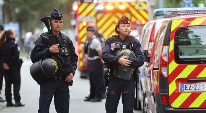 Ֆրանսիայում ուսուցչի սպանությունից հետո 7 հազար զինվորական կներգրավվեն քաղաքների պահպանության համար |1lurer.am|