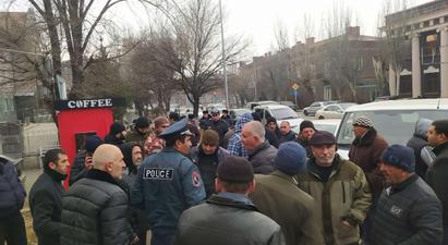 Սպանդանոցը հեռու է. մսավաճառների ու մսագործների բողոքի ակցիան Գյումրիում
 |armeniasputnik.am|