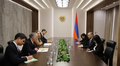 ԱԽ քարտուղարն ու Լուի Բոնոն քննարկել են հայ-ադրբեջանական հարաբերությունների կարգավորման գործընթացը
