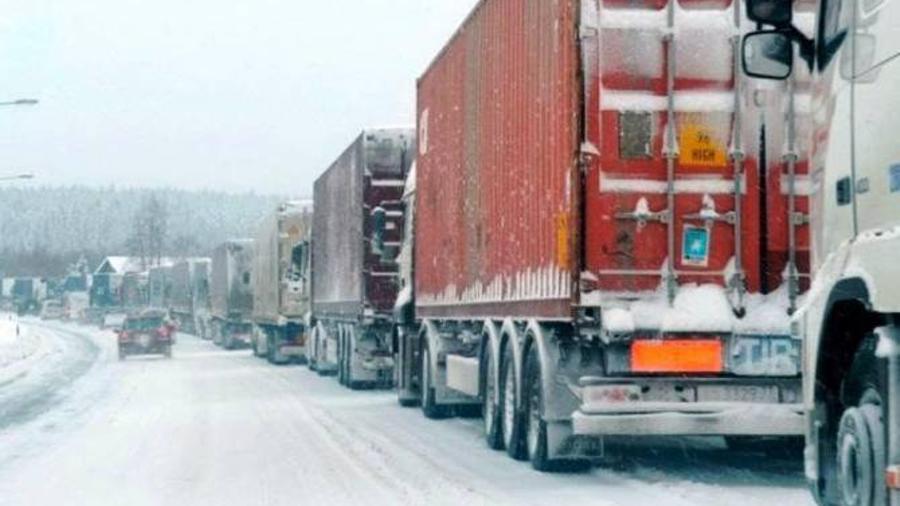 Եղանակային պայմանները ՀՀ ավտոճանապարհներին, Լարսը փակ է բեռնատարների համար
