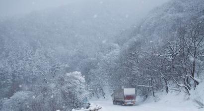 Ձյուն ու բուք․ եղանակային պայմանները ՀՀ ավտոճանապարհներին ու Վերին Լարսում
