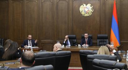 ՔՊ խմբակցությունը ԱԺ-ում Արարատ Միրզոյանի հետ քննարկել է Հայաստան-Ադրբեջան հարաբերությունների կարգավորման գործընթացը
