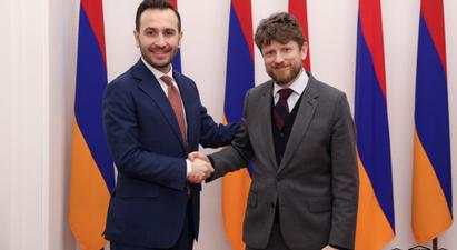 Կոնջորյանն ու Ֆրանսիայի դեսպանը մտքեր են փոխանակել Հայաստան-Ադրբեջան հարաբերությունների կարգավորման գործընթացի շուրջ
