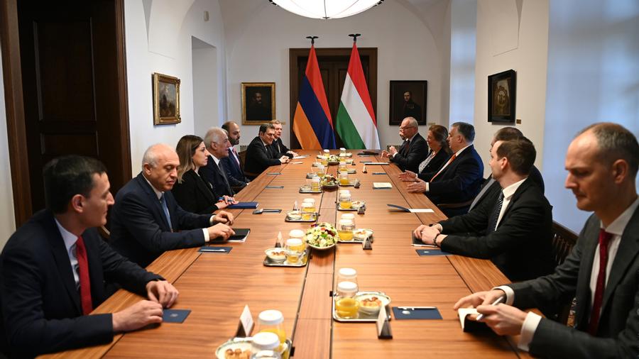 Նախագահ Վահագն Խաչատուրյանը հանդիպում է ունեցել Հունգարիայի վարչապետ Վիկտոր Օրբանի հետ