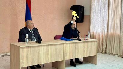 Հայաստանի այն ուրվագիծը, որ ցույց եմ տվել ասուլիսին, ցույց եմ տվել նաև այստեղ. Փաշինյանը՝ Տավուշի հանդիպման մասին |azatutyun.am|