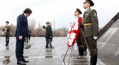 Վրաստանի վարչապետը հարգանքի տուրք է մատուցել Հայոց ցեղասպանության զոհերի հիշատակին
 |armenpress.am|