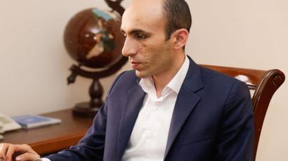 Ոչ ոք չի ասում, որ Արցախի կառավարության լիազորությունները տարածվում են Հայաստանի տարածքի վրա. Արտակ Բեգլարյան |news.am|