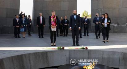 Հիշում ենք և պահանջում․ Կանադայի ԱԳ նախարարը հայերեն գրառում է կատարել՝ նվիրված Հայոց ցեղասպանության 109-րդ տարելիցին
 |armenpress.am|