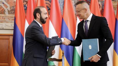 Արարատ Միրզոյանը և Պետեր Սիյարտոն ստորագրել են Հայաստանի և Հունգարիայի կառավարությունների միջև տնտեսական համագործակցության մասին համաձայնագիր
