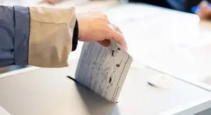Լիտվայում անցկացվում են նախագահական ընտրություններ և բազմաքաղաքացիության վերաբերյալ հանրաքվե
 |news.am|