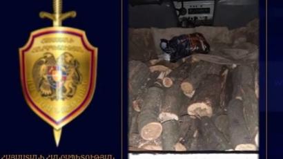 Ոստիկանության Թումանյանի բաժնի ծառայողները փայտանյութով բեռնված մեքենաներ են հայտնաբերել