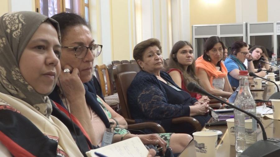 Տարբեր երկրներից հրավիրված կանայք ՀՀ Ազգային ժողովում քննարկել են ժողովրդավարությանն առնչվող հարցեր |armenpress.am|