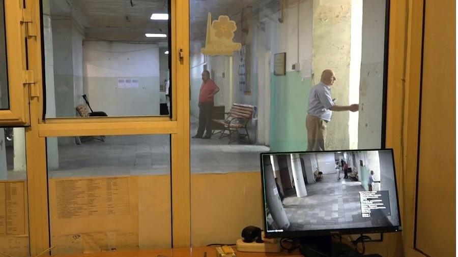 Արցախում մեկնարկած ստորագրահավաքի վայրում Ստեփանակերտի քաղաքապետի հրահանգով տեսախցիկ է տեղադրվել. Սամվել Բաբայանի գրասենյակի հայտարարությունը |factor.am|