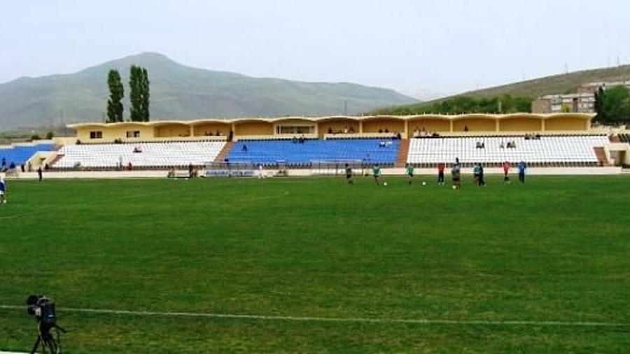Նոր մարզադաշտը կառուցվելու է մարզում՝ Երևանում տեղ չկա․ Վանեցյան