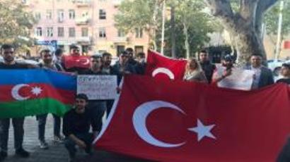 Ակցիա Թբիլիսիում՝ ի աջակցություն Սիրիայում Թուրքիայի գործողությունների |aliq.ge|