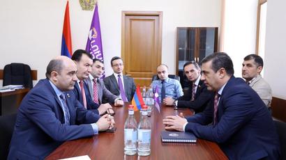«Լուսավոր Հայաստան» կուսակցության պատգամավորները հանդիպել են ԱԱԾ տնօրենի պարտականությունների ժամանակավոր կատարող Էդուարդ Մարտիրոսյանի հետ
