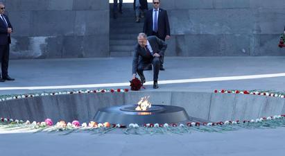 Լավրովը Ծիծեռնակաբերդում հարգանքի տուրք է մատուցել Հայոց ցեղասպանության զոհերի հիշատակին