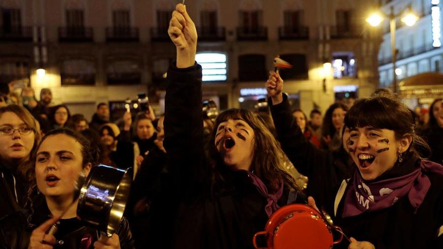 «Մի՛ խոսիր իմ անունից»․ Կանանց օրվա կապակցությամբ Իսպանիայում կանայք փողոց են դուրս եկել