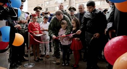 Դավիթ Տոնոյանը մասնակցել է զինծառայողներին բնակարաններ հանձնելու արարողություններին |armenpress.am|