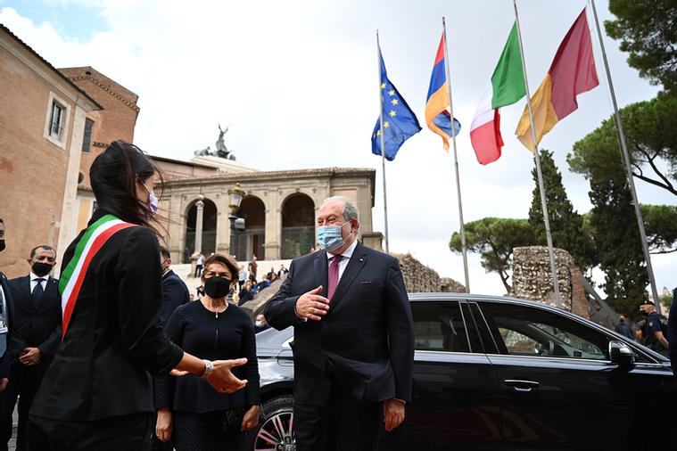 Միասին մենք շատ բան կարող ենք անել. նախագահ Արմեն Սարգսյանը ​ հանդիպում է​ ունեցել Հռոմի քաղաքապետ Վիրջինիա Ռաջիի ​հետ​