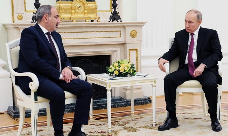 A bilateral meeting between Vladimir Putin and Nikol Pashinyan began following the trilateral meeting